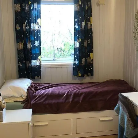 Idyllic House&garden, Urban&quiet Area, Free Car Parking * برغن
